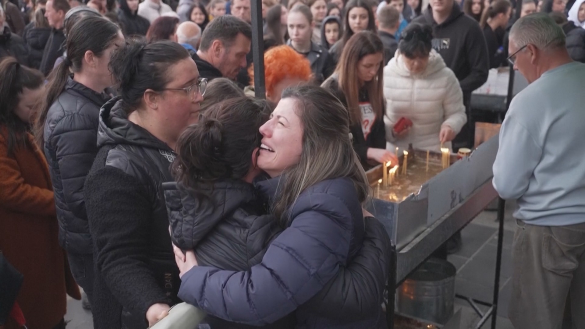 Тысячи людей вышли с протестом после пожара в ночном клубе в Северной Македонии