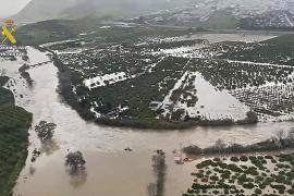 Сильные дожди заливают Испанию: двое пропавших без вести
