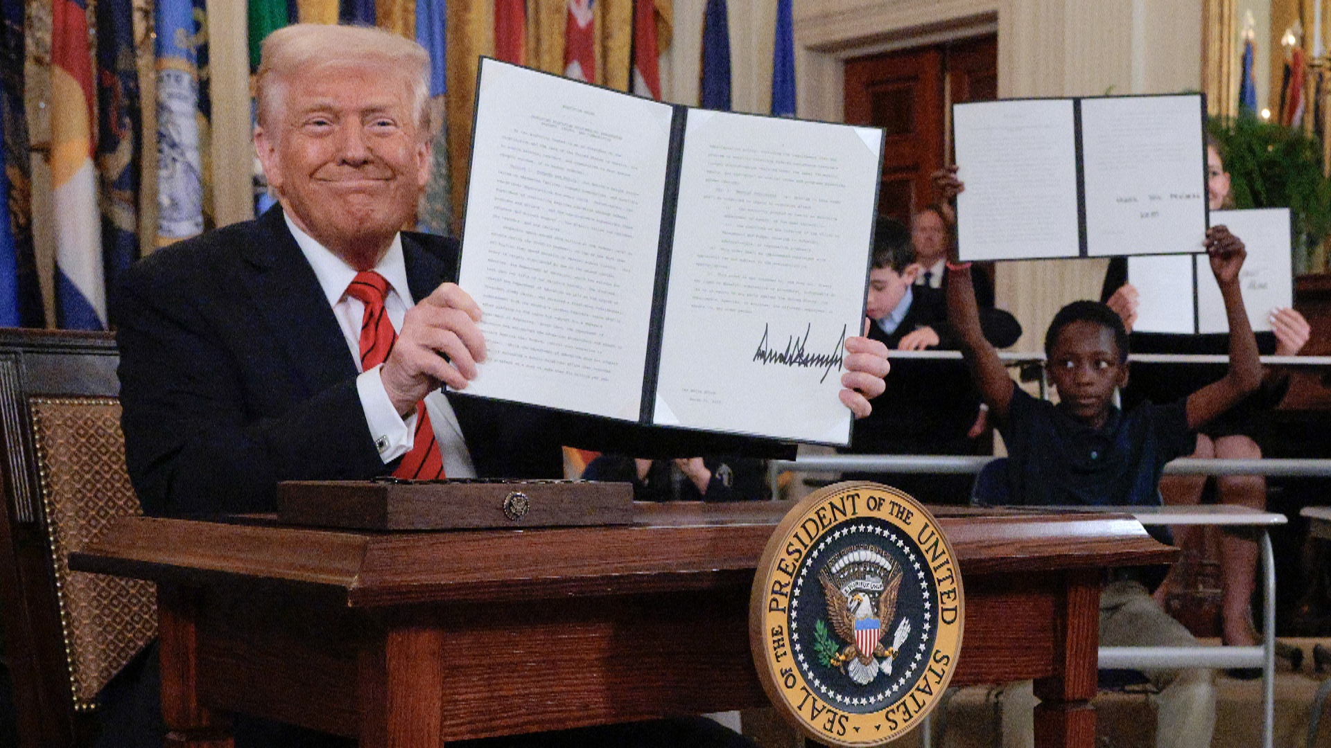 Дональд Трамп подписал указ, который должен ликвидировать Министерство образования Дональд Трамп подписал указ, который должен ликвидировать Министерство образования