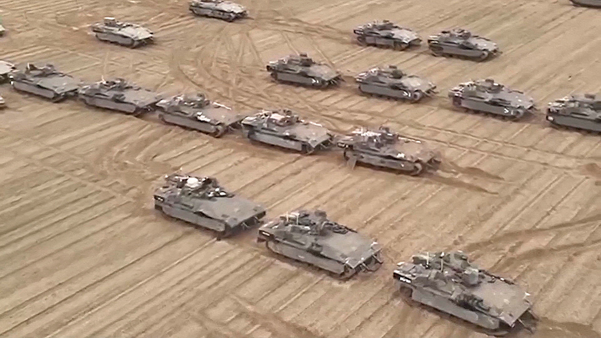 Израиль перебрасывает танки из Ливана в Газу и продолжает авиаудары Израиль перебрасывает танки из Ливана в Газу и продолжает авиаудары