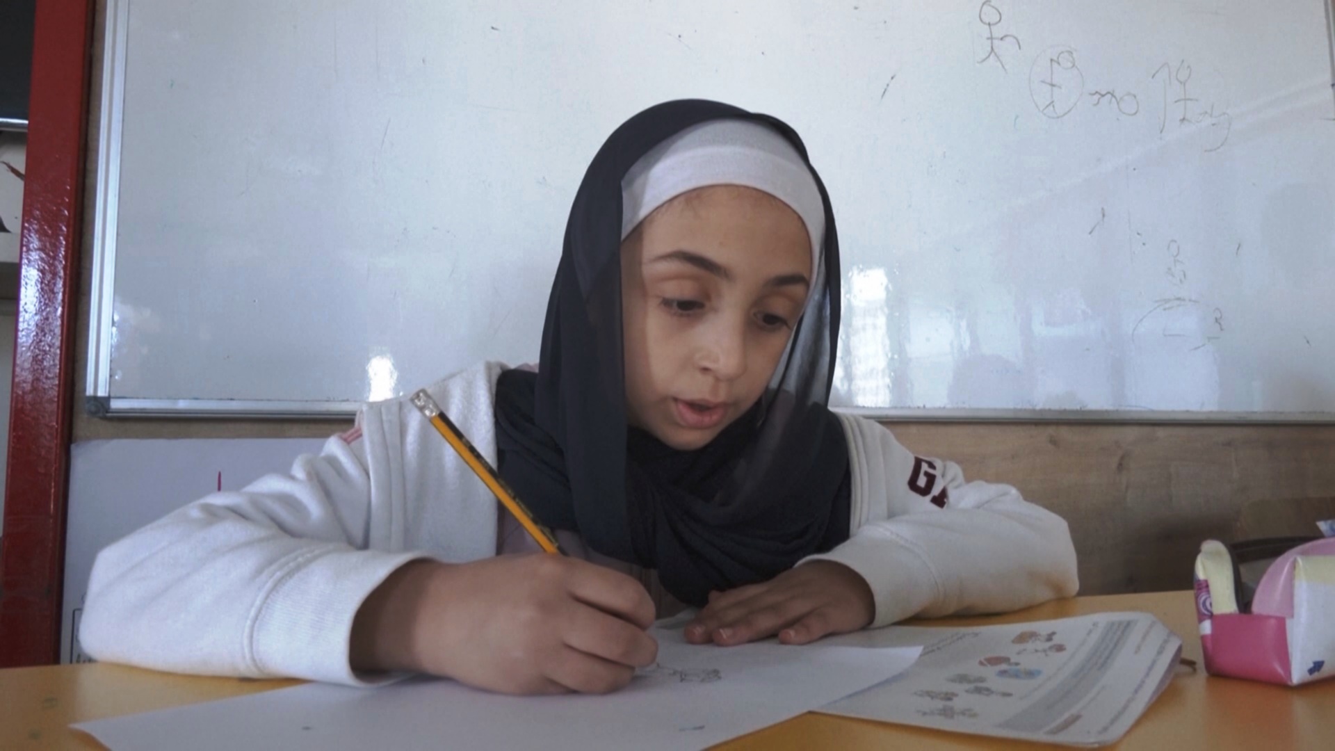 В Ливии центр досуга из вторсырья помогает расширять мышление детей