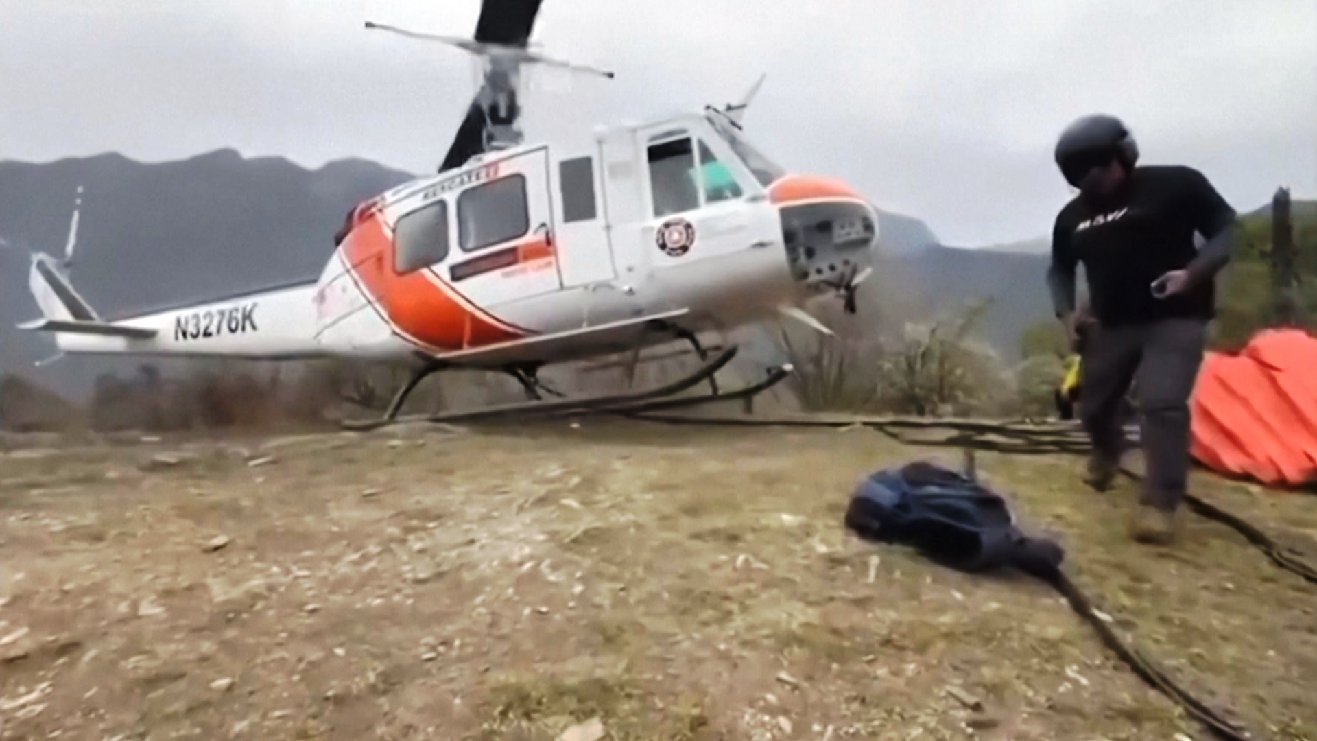 Пикап сорвался в овраг в Мексике: 12 погибших Пикап сорвался в овраг в Мексике: 12 погибших