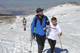 Слепой болгарский бегун поднялся в гору 19 раз, чтобы достичь высоты Эвереста