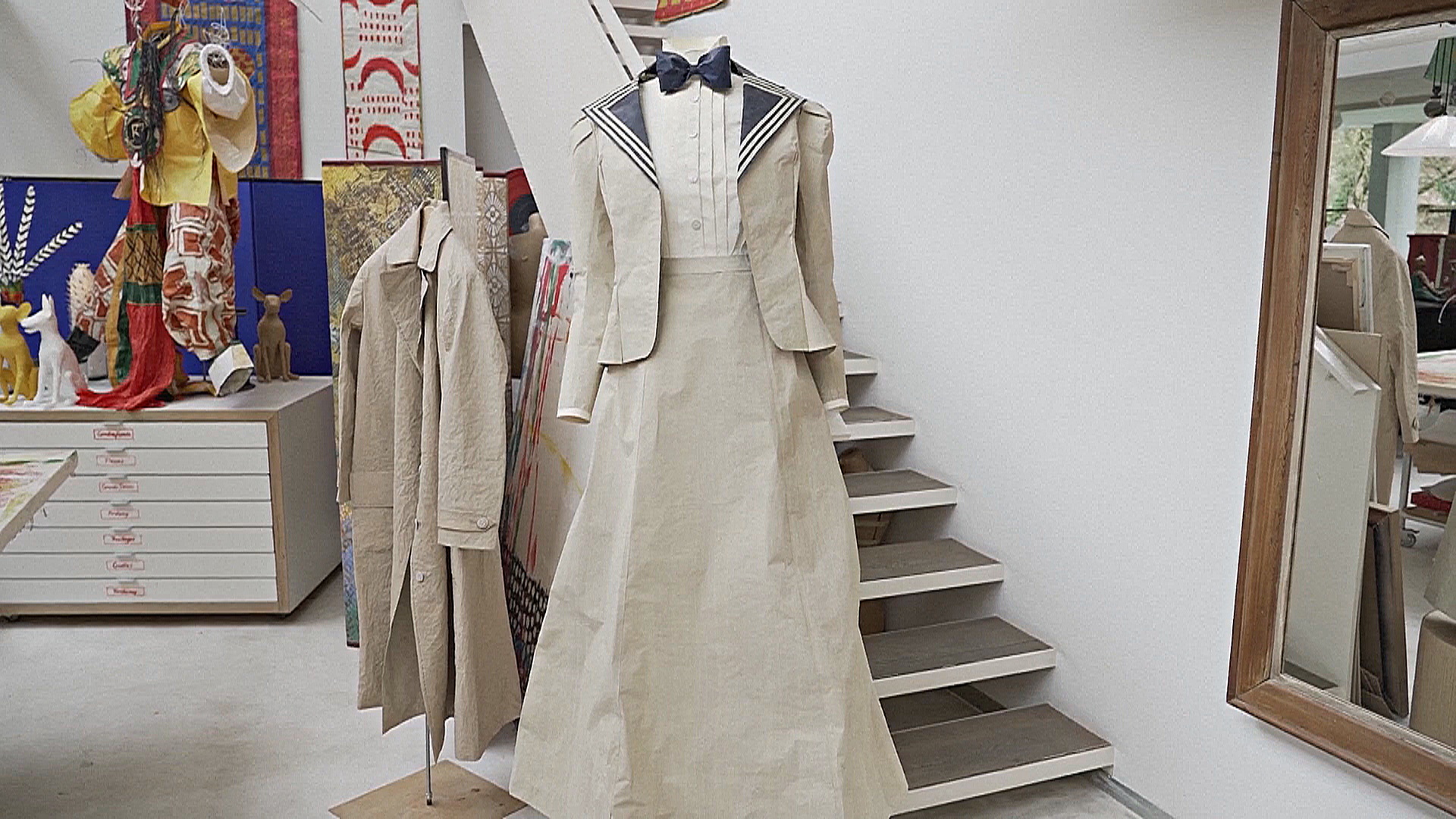 Бумажные платья Изабель де Боршграв и многое другое продадут на аукционе