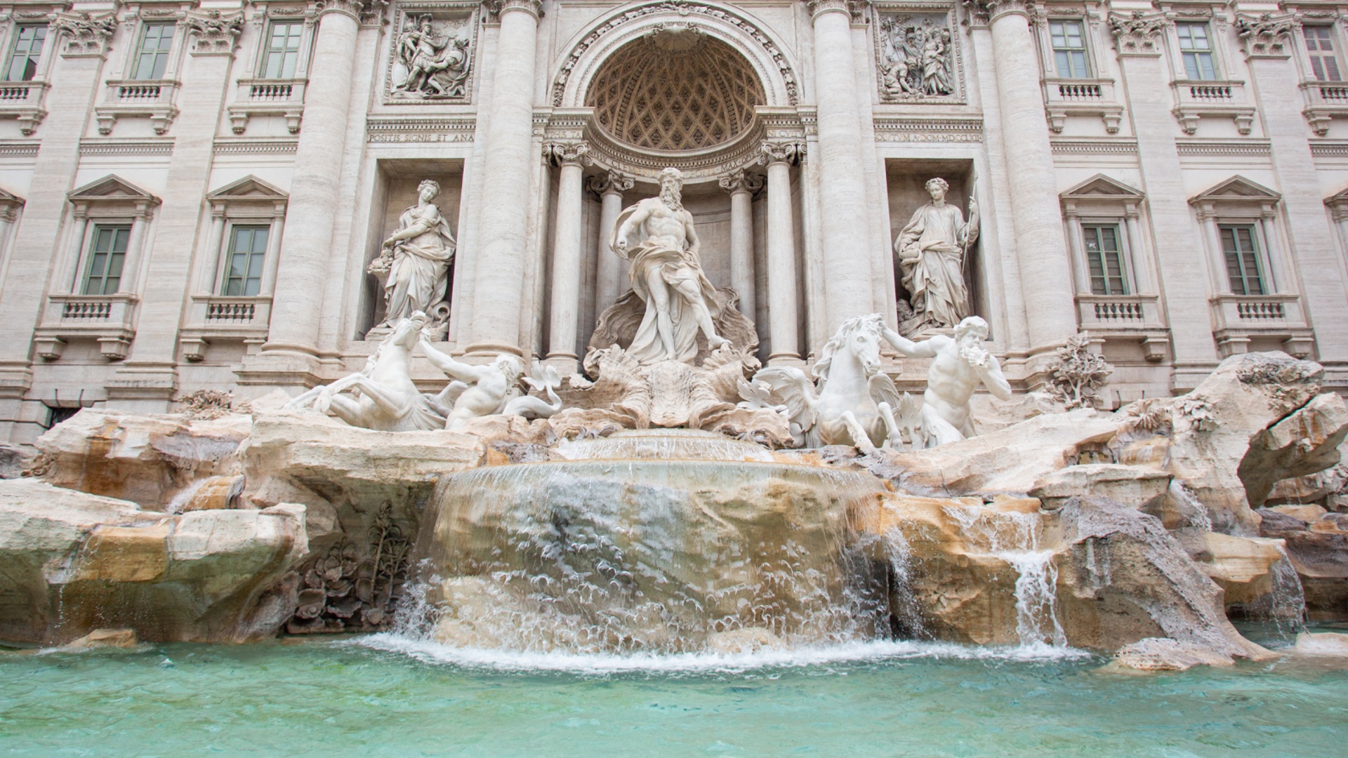 Как выглядят гидравлические сооружения, скрытые за фонтаном Треви в Риме Как выглядят гидравлические сооружения, скрытые за фонтаном Треви в Риме