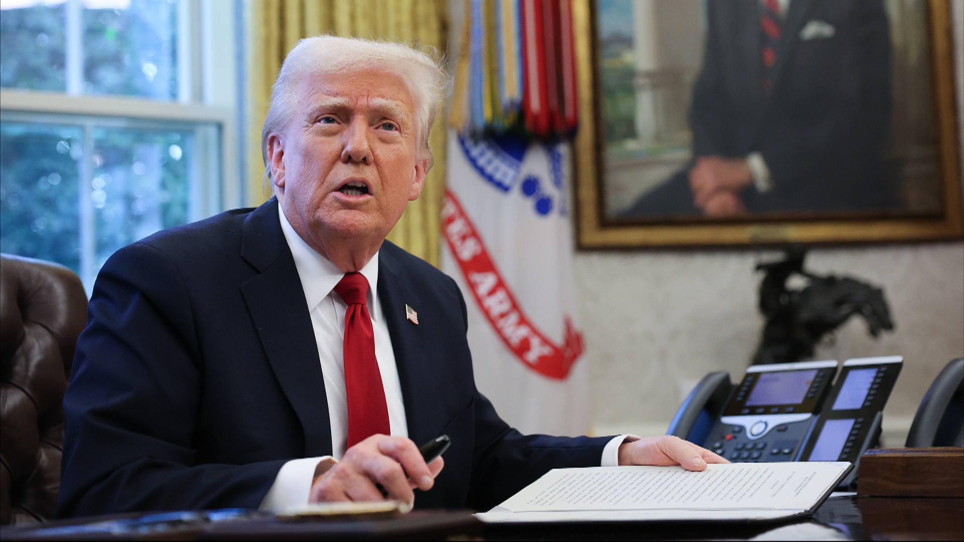 Дональд Трамп объявил о новых 25%-ных пошлинах на автомобили