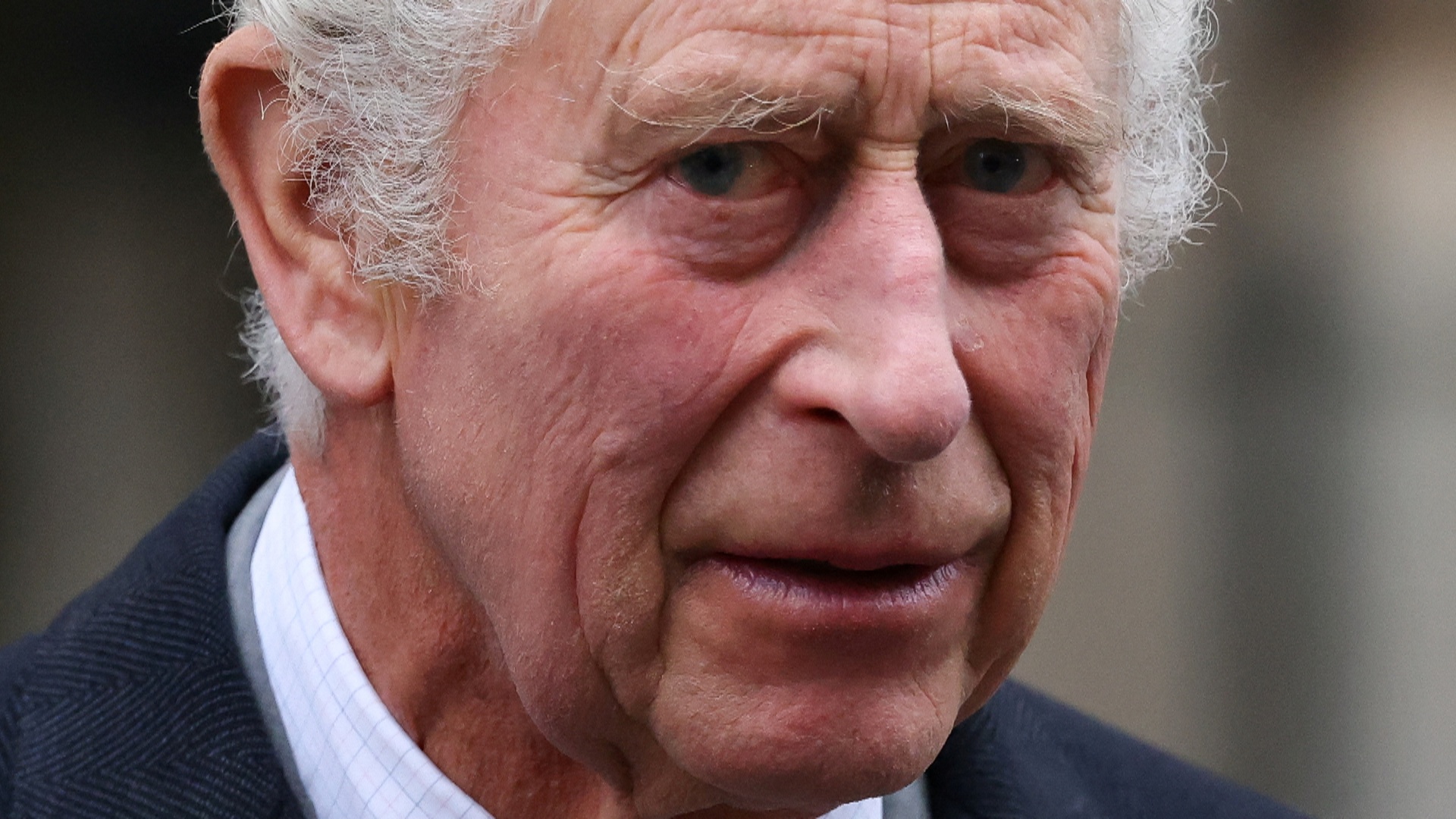 Британский король Карл III попал в больницу из-за побочных эффектов от лечения онкологии