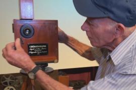 94-летний австралиец ищет нового владельца для уникальной коллекции кинокамер