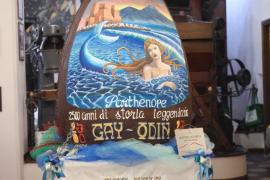 Гигантское пасхальное яйцо сделали в Неаполе в честь его 2500-летия