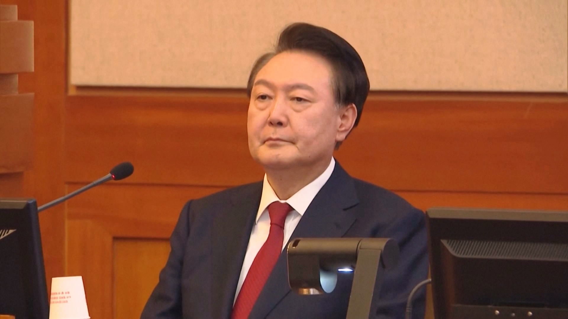 Суд Южной Кореи окончательно отстранил от власти президента Юн Сок Ёля