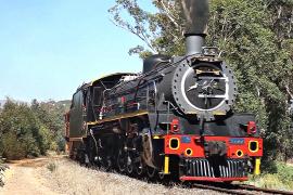 Прокатиться по холмам ЮАР можно на старинных паровозах