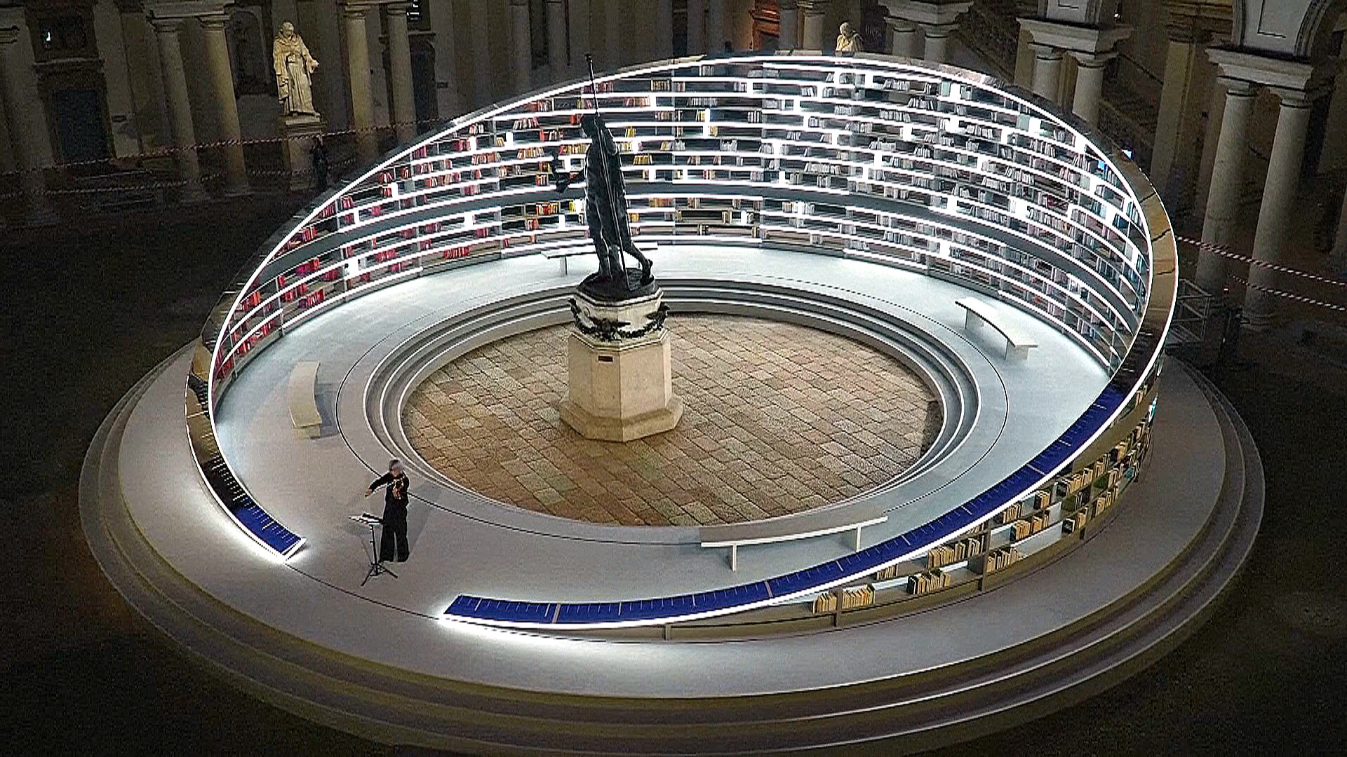 Выставка дизайна в Милане: вращающаяся «Библиотека света» Выставка дизайна в Милане: вращающаяся «Библиотека света»