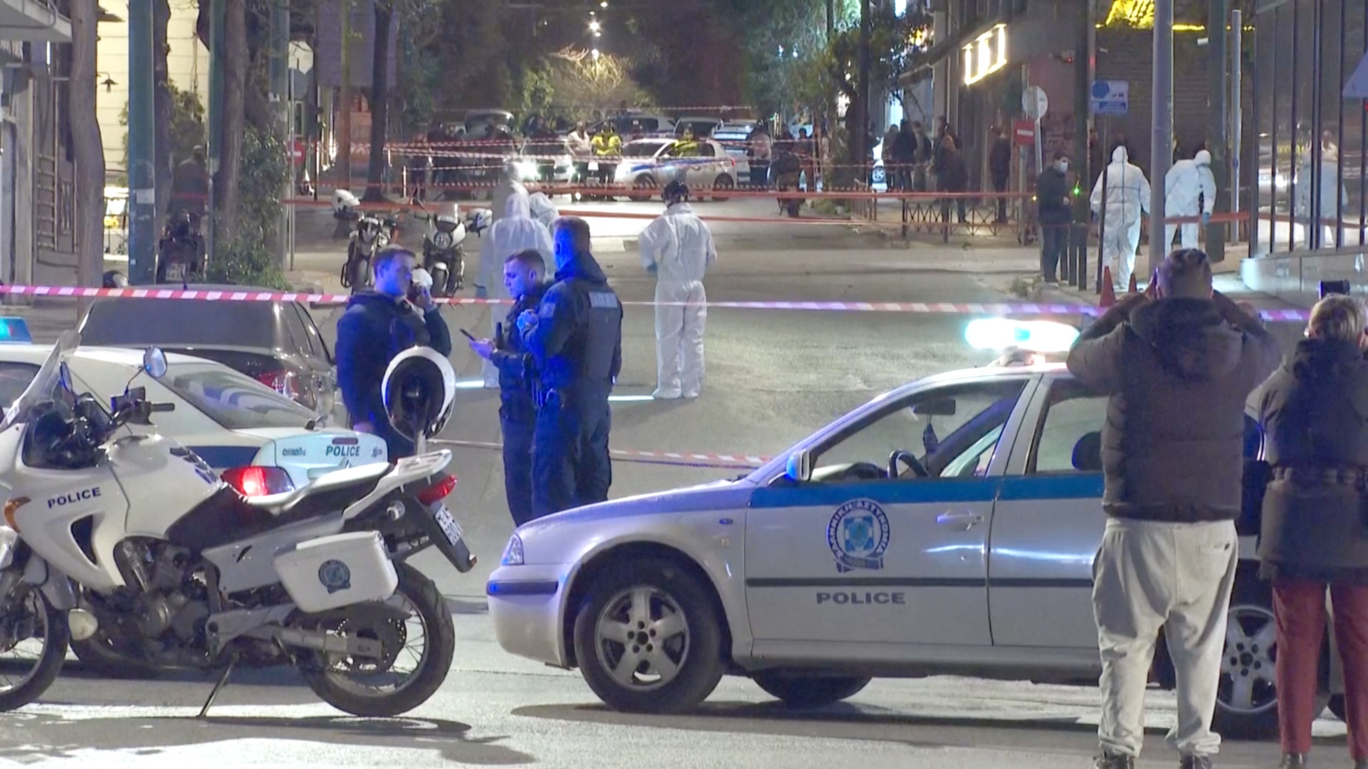 В Греции расследуют инцидент со взрывом бомбы в центре Афин