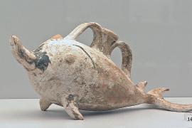 Некогда украденные итальянские артефакты представили на выставке в Неаполе