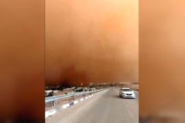 Сильная песчаная буря обрушилась на юг Ирака