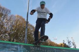 88-летний испанец лихо катается на скейте, игнорируя возраст