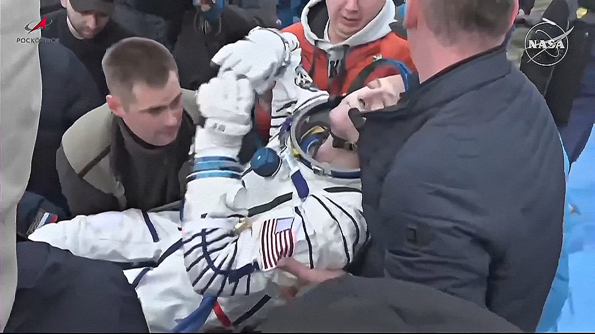 Российский «Союз» вернул экипаж из трёх человек с МКС Российский «Союз» вернул экипаж из трёх человек с МКС