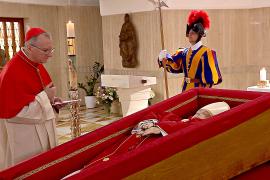 По всему миру поминают папу римского Франциска