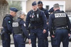 15-летний школьник напал с ножом на учеников в Нанте во Франции