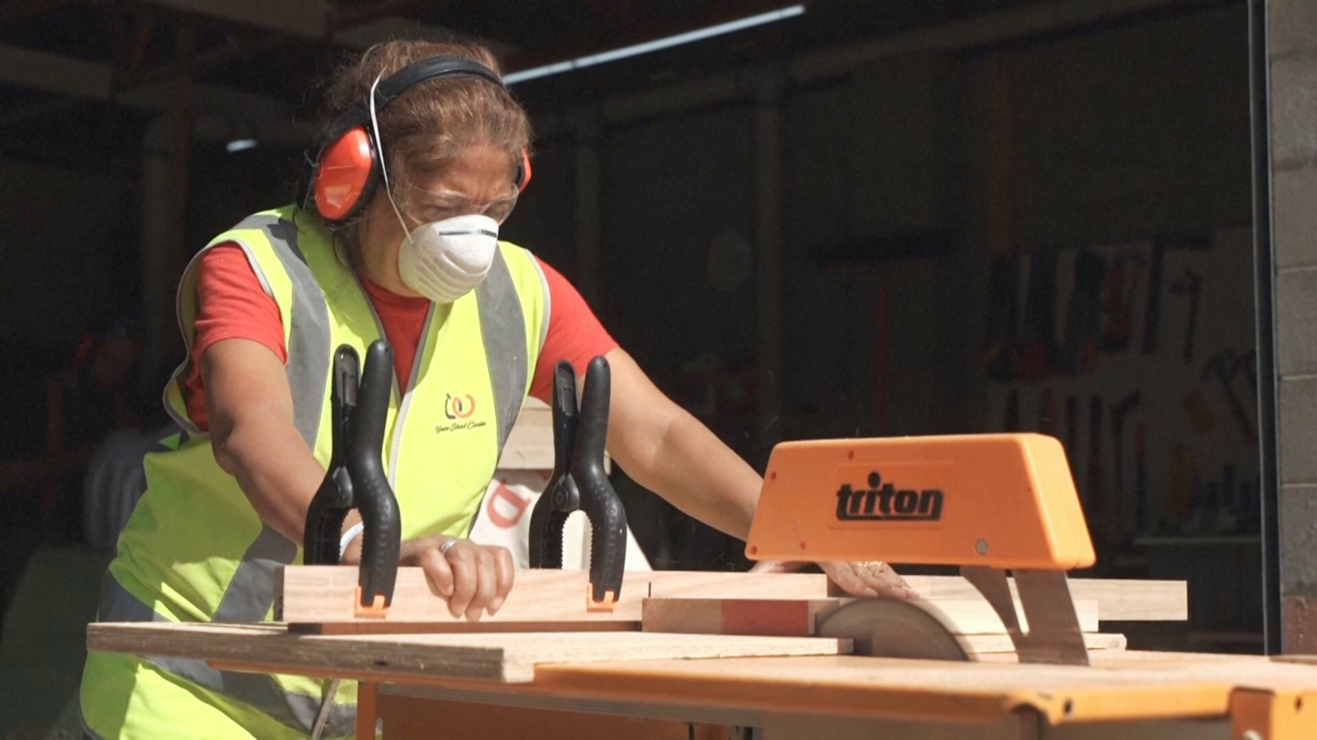 «Женский сарай»: в Канберре женщин учат пользоваться электроинструментами «Женский сарай»: в Канберре женщин учат пользоваться электроинструментами