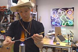 Молодой мастер пытается сохранить культуру неоновых вывесок Гонконга