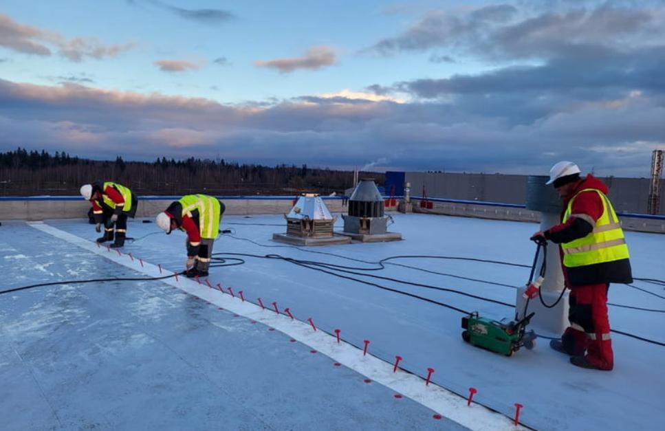 Ремонт коммерческой мембранной кровли: тонкости работ