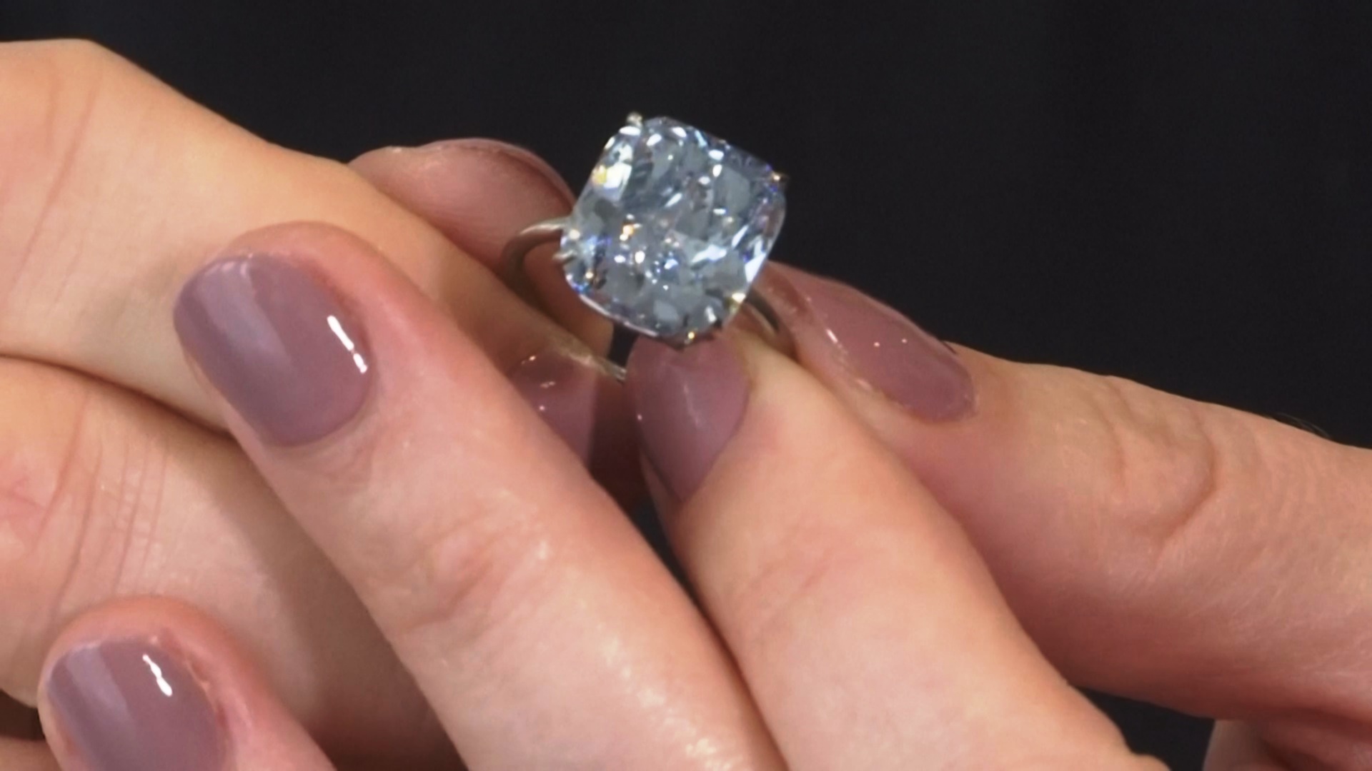 В Женеве выставят на торги редкий бриллиант В Женеве выставят на торги редкий бриллиант