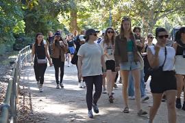 Социальный клуб в Австралии помогает женщинам заводить новых подруг