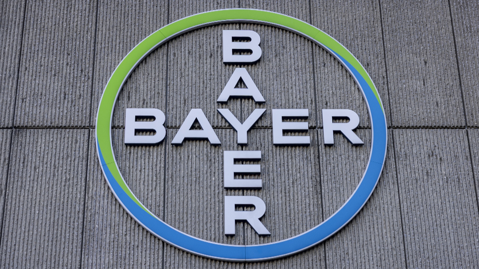 Трамп предупреждает о «тарифной стене» для фармацевтических компаний Трамп предупреждает о «тарифной стене» для фармацевтических компаний