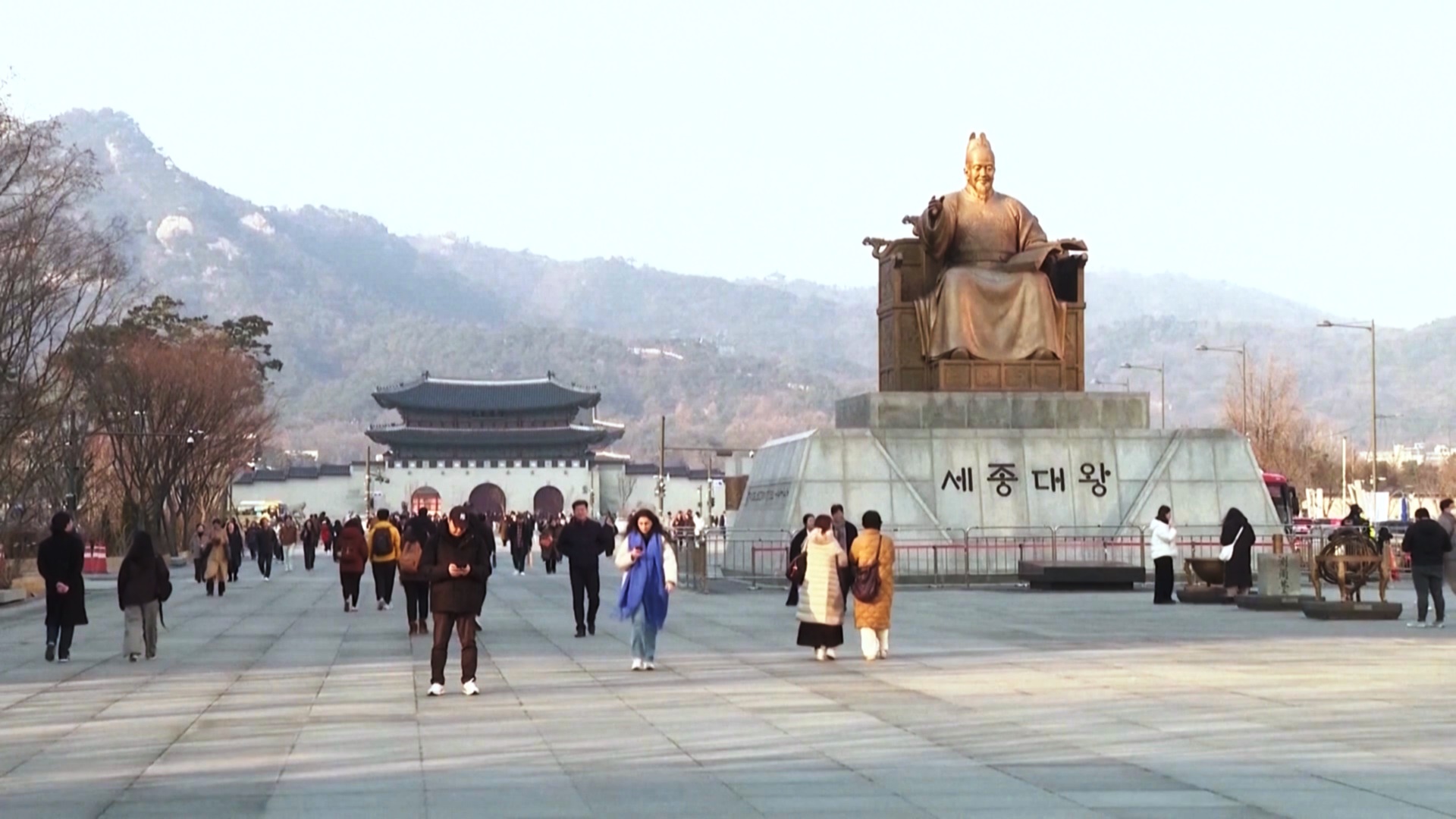 Люди в Южной Корее обеспокоены тем, что политика превращается в «кино»