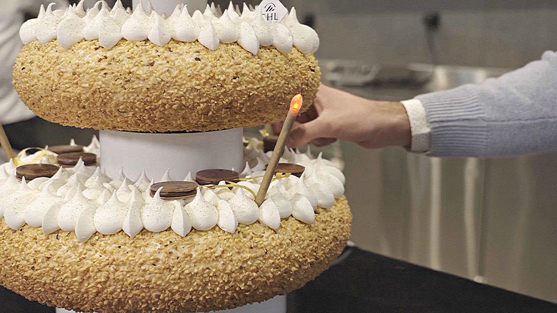 Ученые создали съедобный «роботизированный» свадебный торт Ученые создали съедобный «роботизированный» свадебный торт