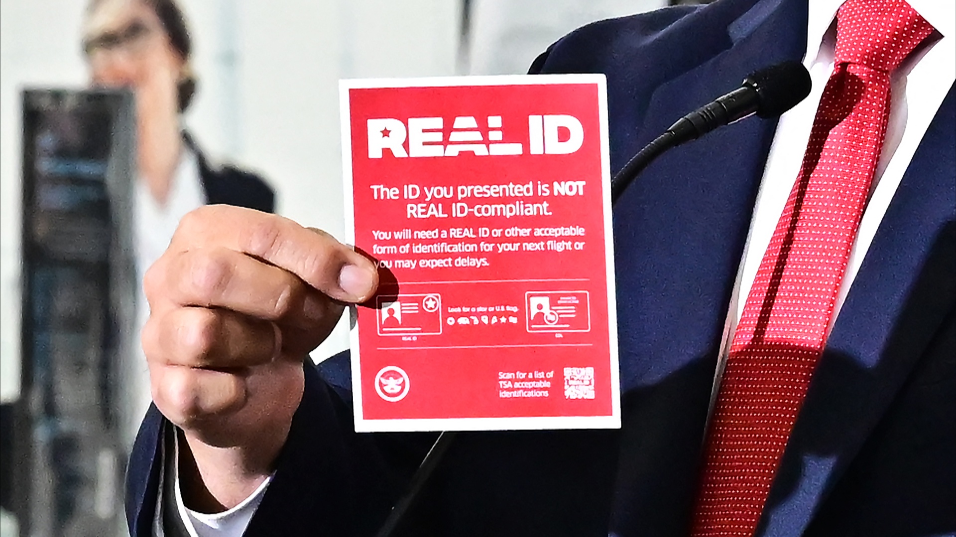 Авиапассажиры США теперь должны предъявлять для контроля REAL ID