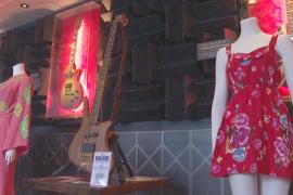 От текстов Боба Дилана до платья Тейлор Свифт: в Нью-Йорке пройдёт аукцион из мира рок-музыки