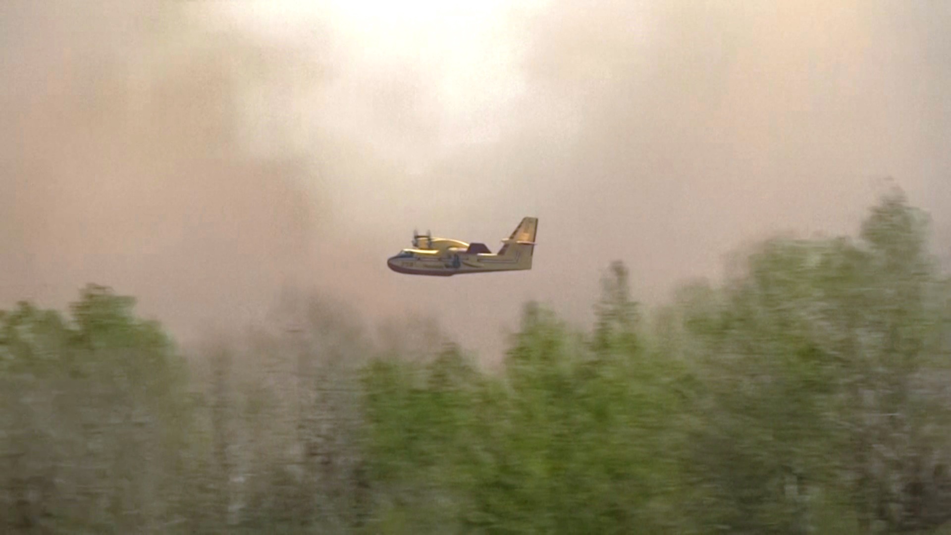 Лесные пожары охватили центральную Канаду