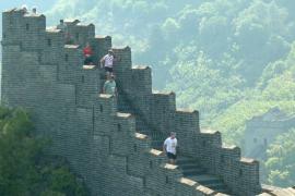 Сотни спортсменов поучаствовали в забеге по Великой Китайской стене