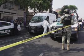 Двух помощников мэра Мехико расстреляли в центре города
