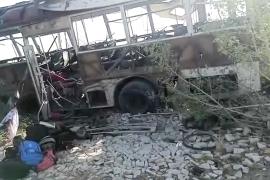 Террорист-смертник подорвал школьный автобус в Пакистане: пятеро погибших