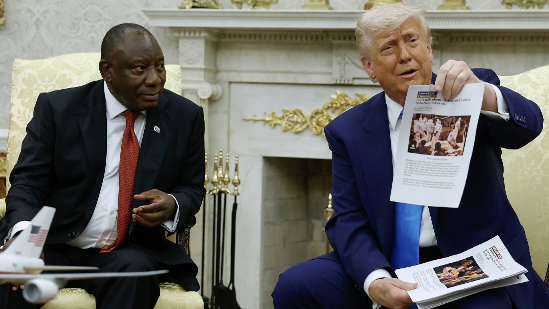 Трамп показал президенту ЮАР видео предполагаемого геноцида в отношении белых Трамп показал президенту ЮАР видео предполагаемого геноцида в отношении белых