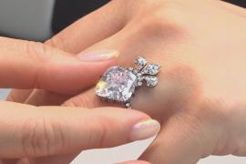 Розовый бриллиант, принадлежавший дочери Марии Антуанетты, выставят на торги