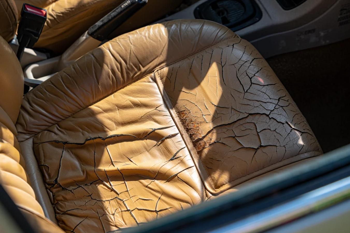 Как ухаживать за кожаным салоном авто: простые шаги и важные нюансы