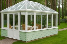 Пластиковое остекление беседки: плюсы и минусы