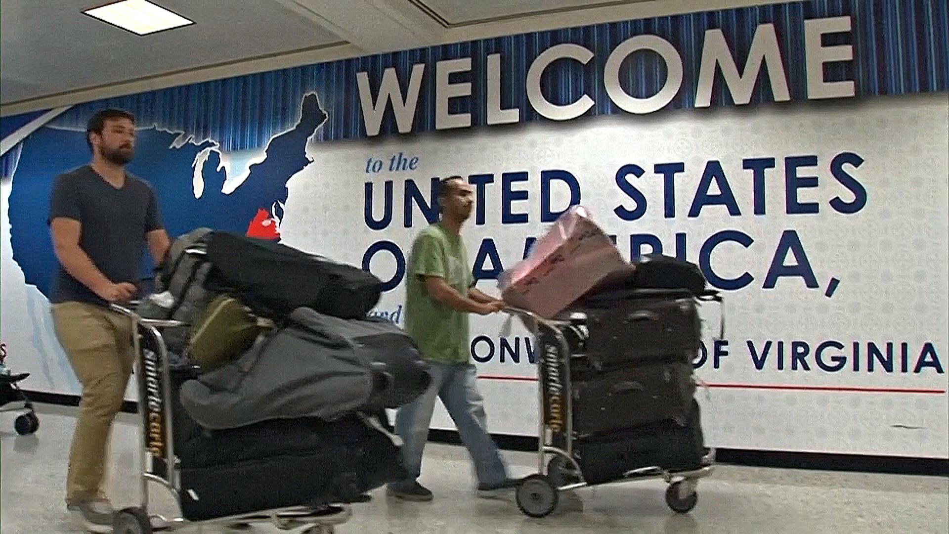 Трамп подписал запрет на въезд в США граждан 12 стран Трамп подписал запрет на въезд в США граждан 12 стран