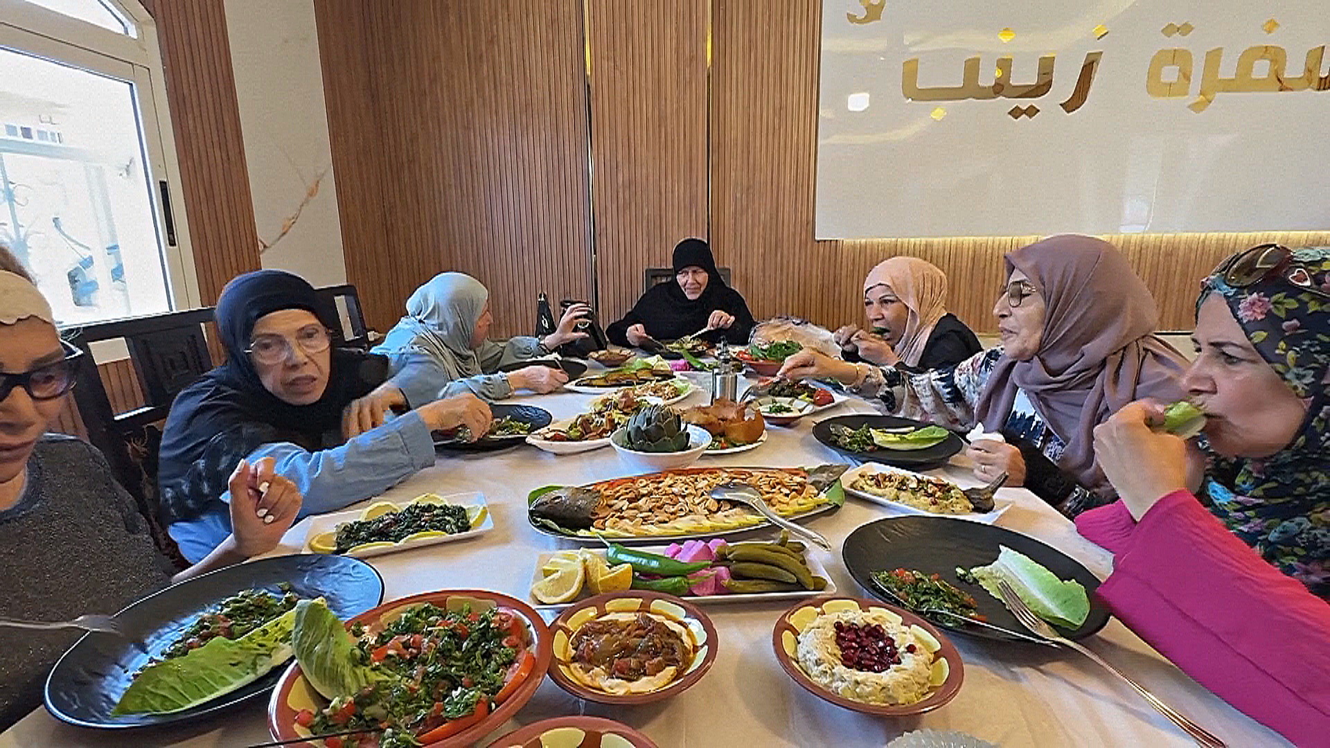 Ливанка превратила свой дом в ресторан из-за финансовых трудностей