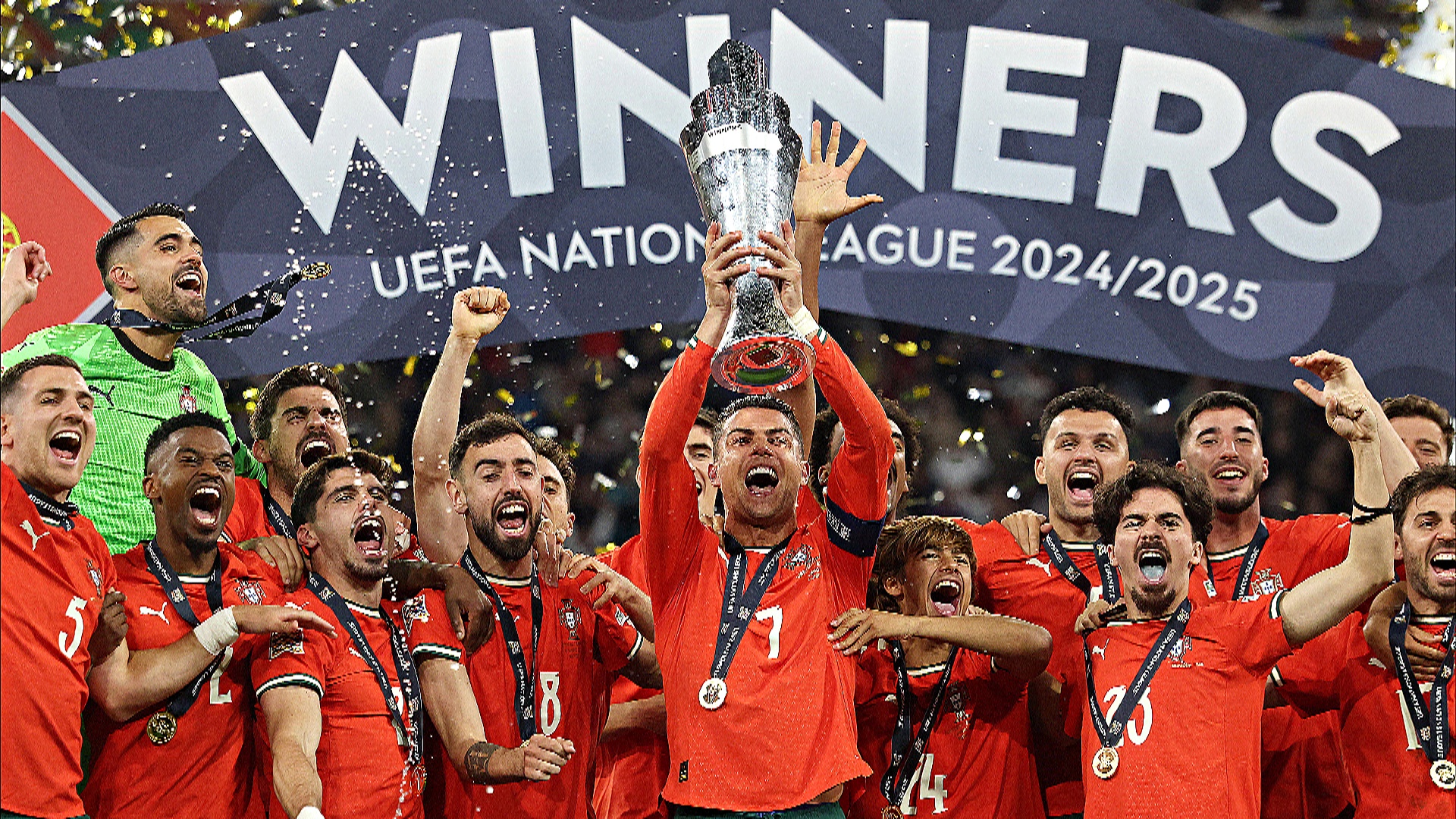 Криштиану Роналду не смог сдержать слёз, приведя команду ко второму титулу Лиги наций Криштиану Роналду не смог сдержать слёз, приведя команду ко второму титулу Лиги наций