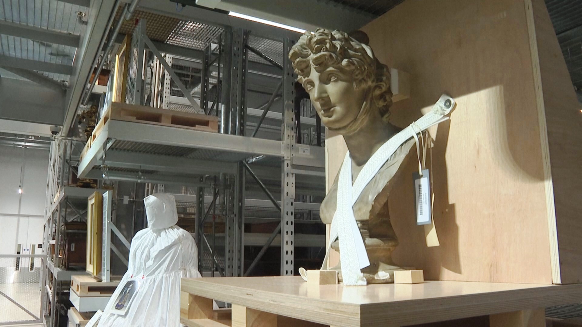 Музей Виктории и Альберта в Лондоне открывает своё хранилище для публики Музей Виктории и Альберта в Лондоне открывает своё хранилище для публики