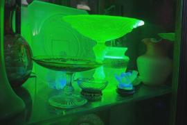 Изделия из уранового стекла становятся модными среди коллекционеров