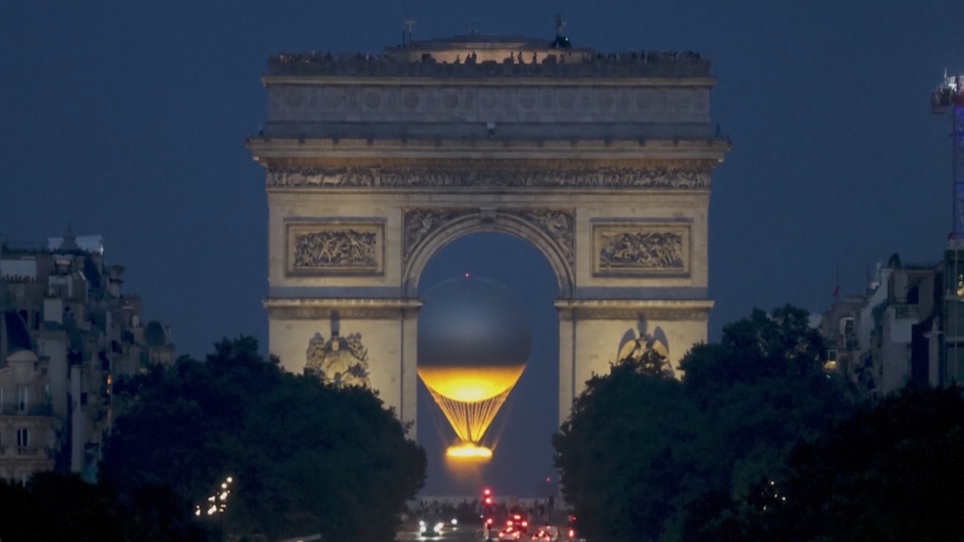 Воздушный шар с Олимпиады в Париже снова поднимется над садом Тюильри