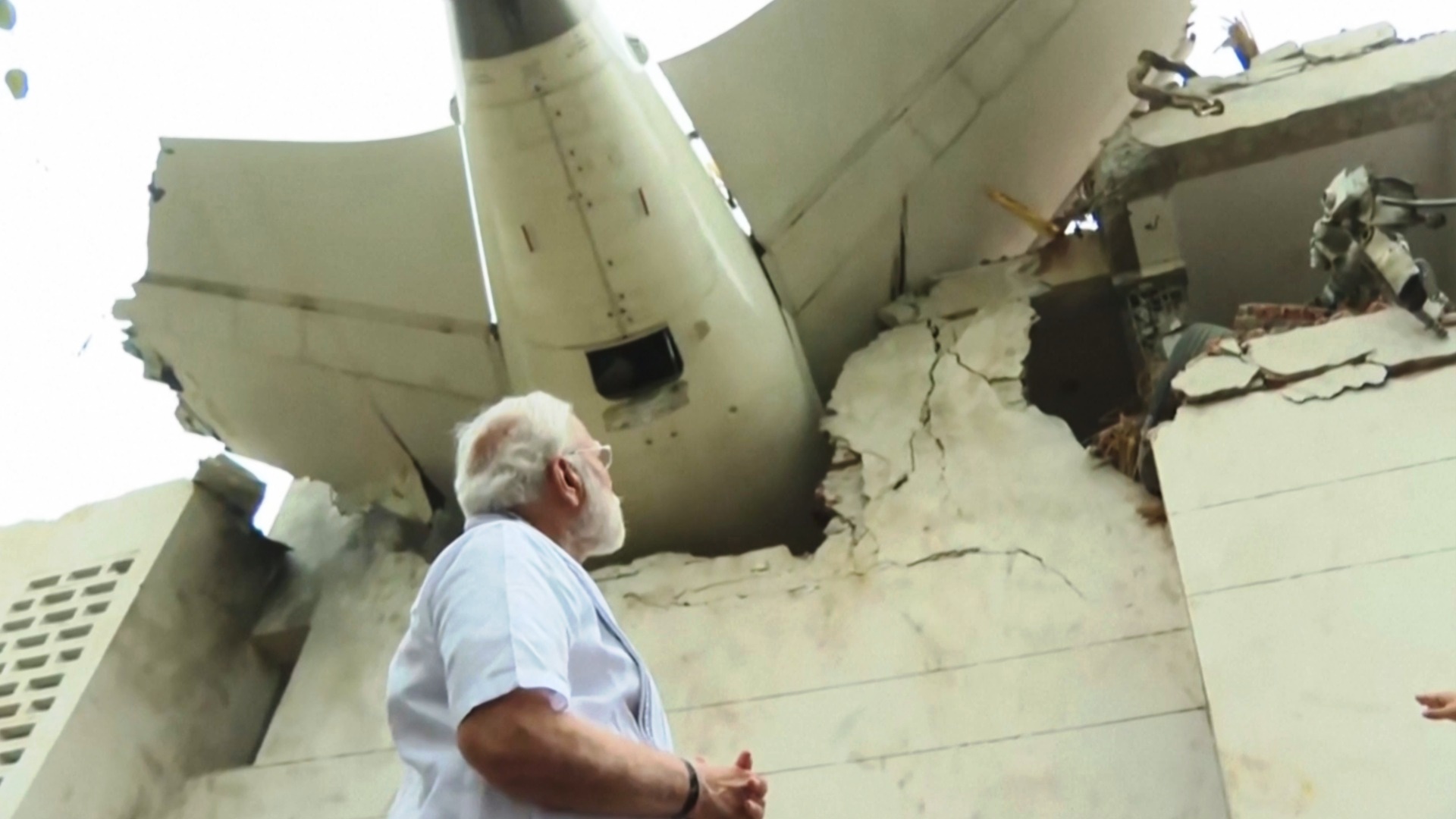 «Он летел ниже, чем должен был» – очевидец о крушении Боинга в Ахмадабаде