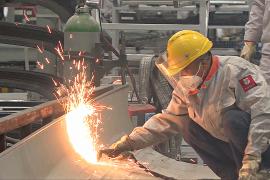 Экономика Китая: спад в производстве, подъём в розничных продажах