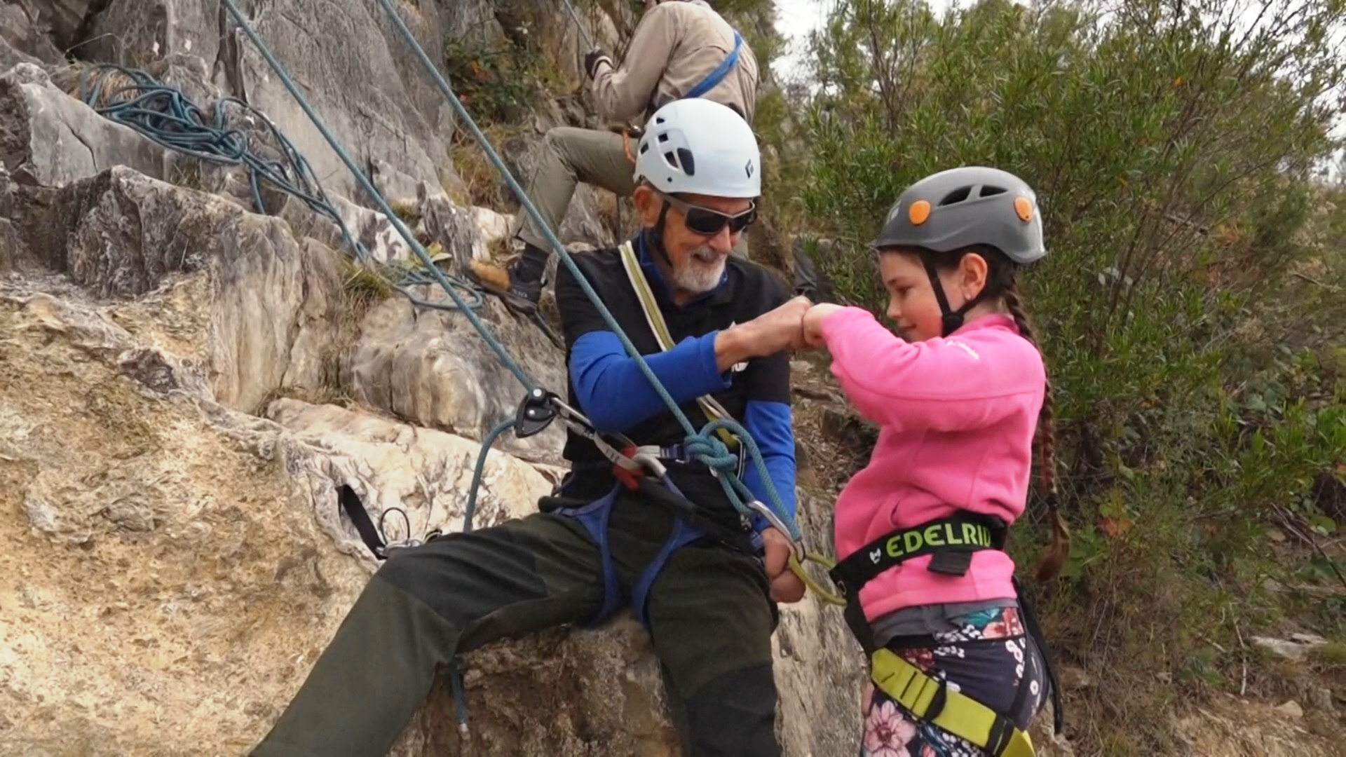 Без пальцев, но с железной волей: скалолаз, который не сдался Без пальцев, но с железной волей: скалолаз, который не сдался